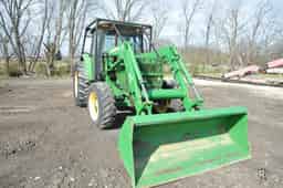 John Deere 6630 Loader