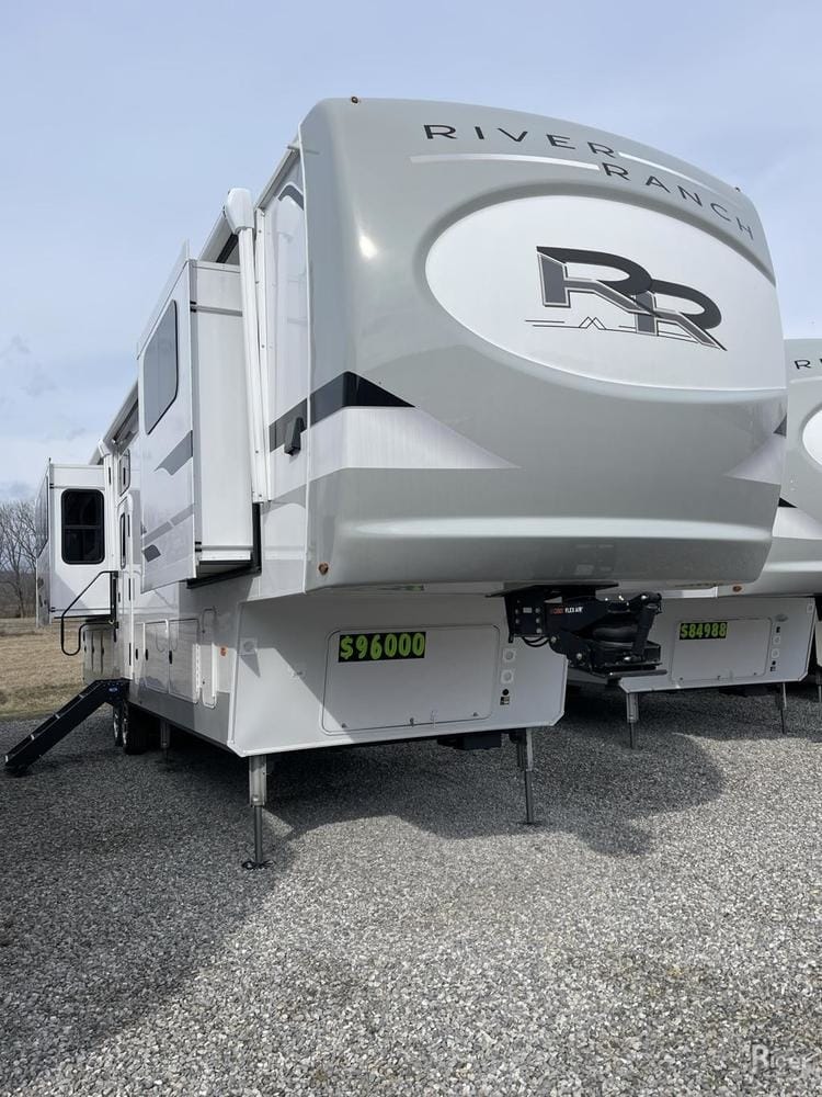 2022 Columbus F390R – 13660