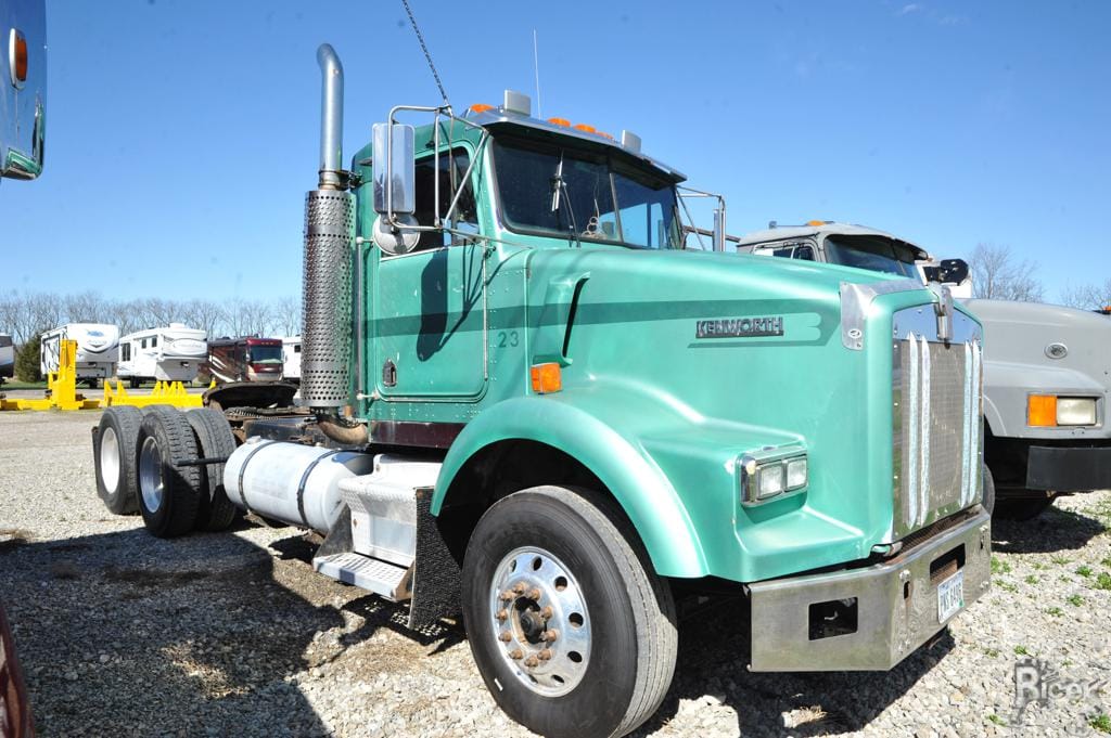 2000 Kenworth T800