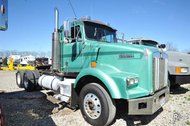 2000 Kenworth T800