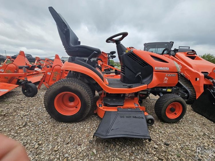 2018 Kubota T2290 – 17828
