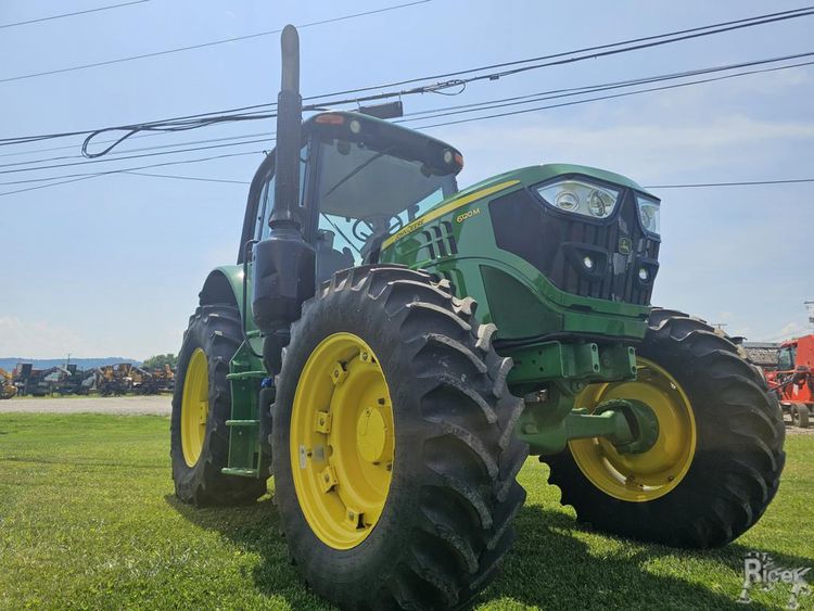 2017 John Deere 6120M